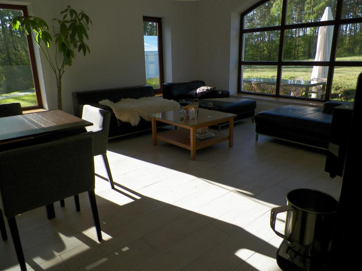 Vila Caloroczny Domek W Lesie Puszcza Zielonka Kiszkowo Exteriér fotografie